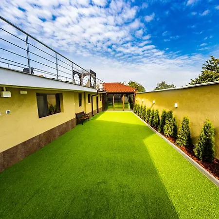 Forest Oasis Free Parking Konukevi