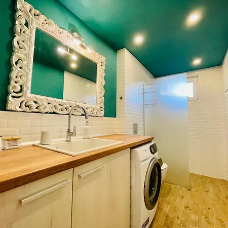 Forest Oasis Free Parking