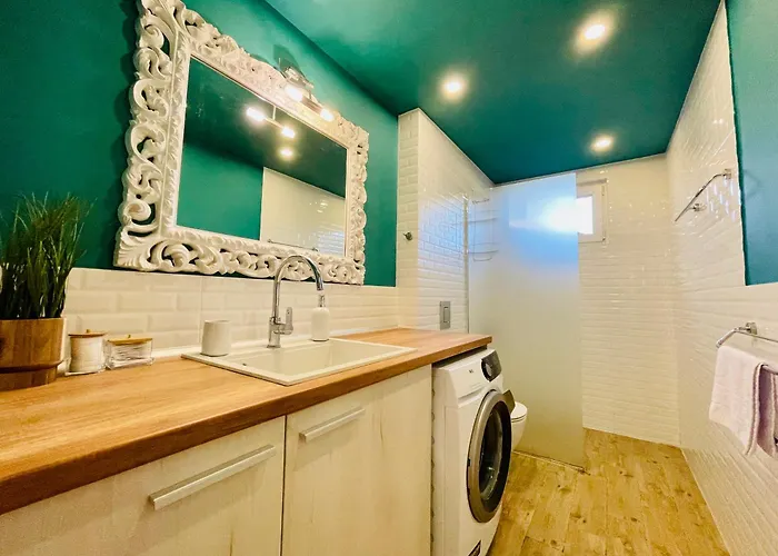 Forest Oasis Free Parking